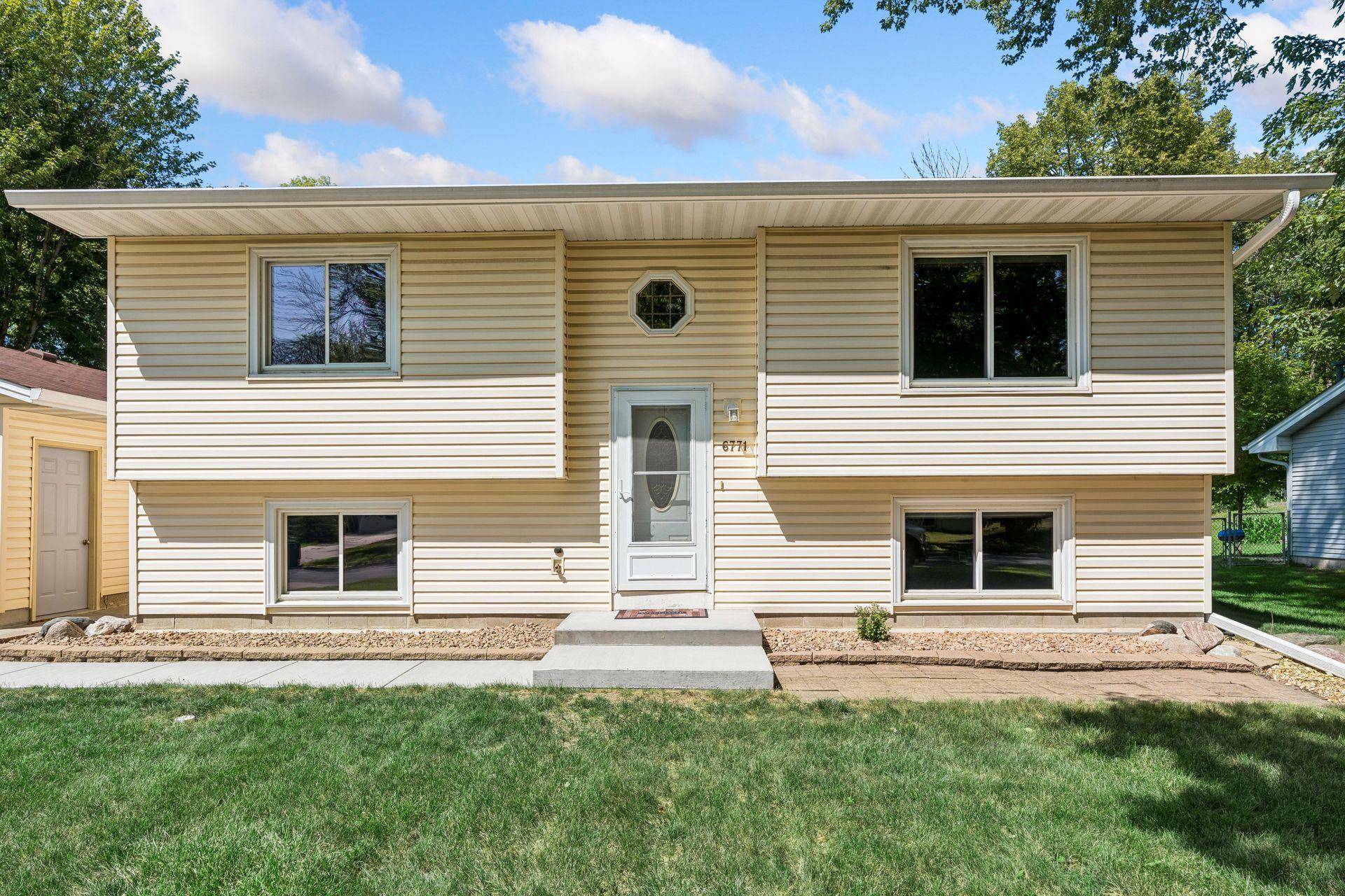 6771 Maple DR, Rockford, MN 55373