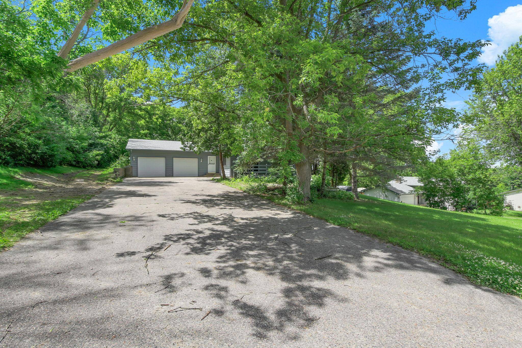 7435 Kurt ST, Loretto, MN 55357