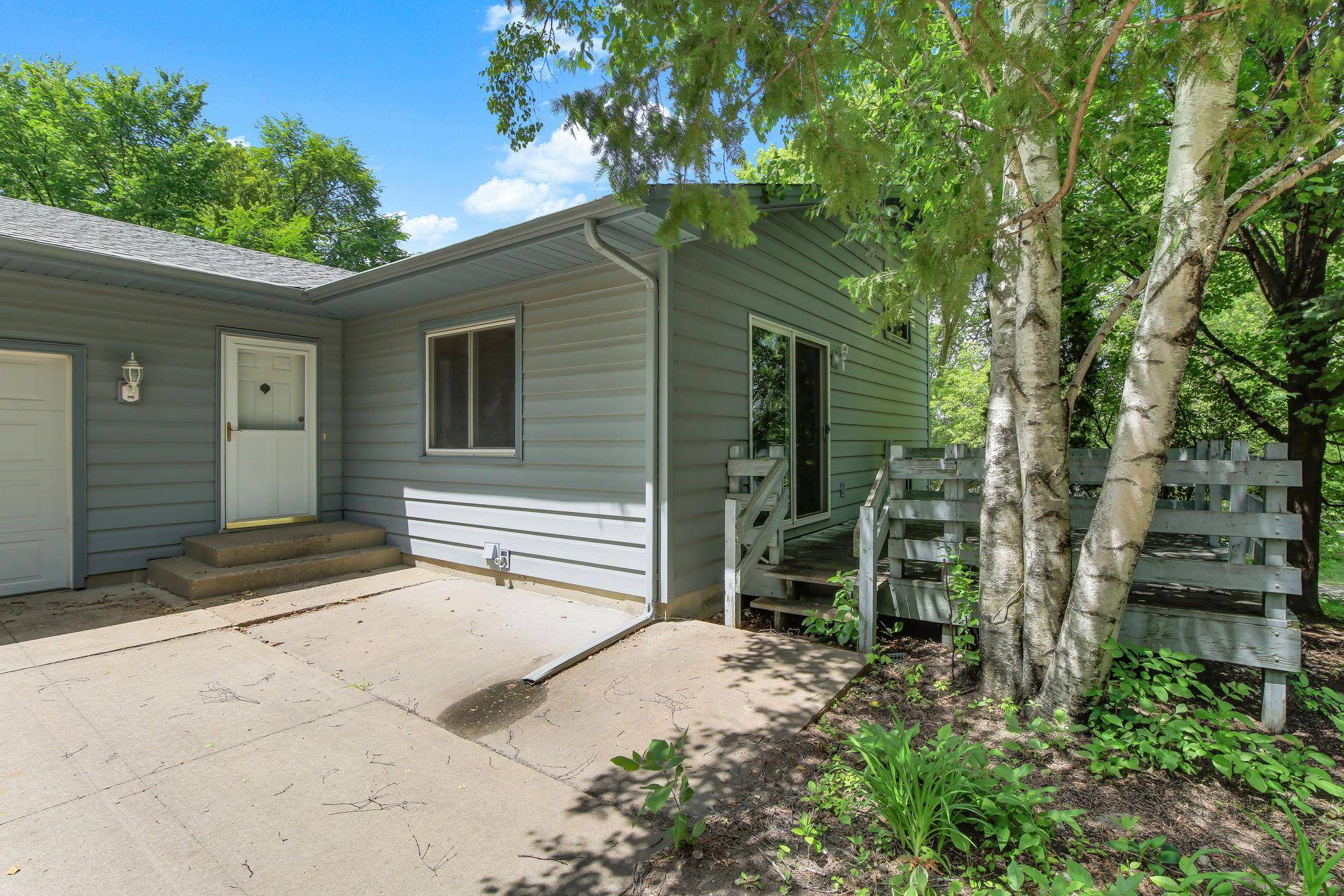 7435 Kurt ST, Loretto, MN 55357