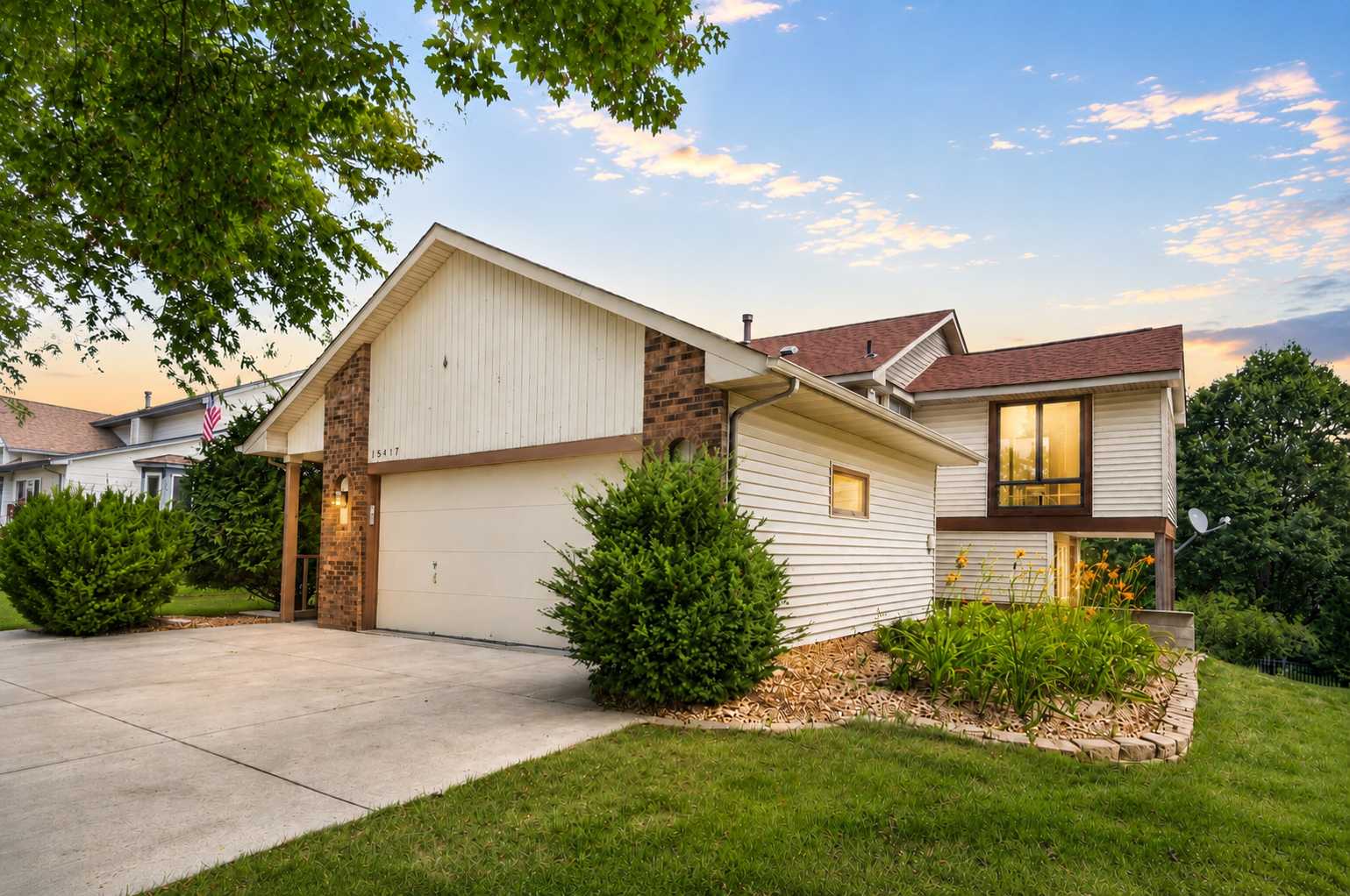 15117 Chicago AVE, Burnsville, MN 55306