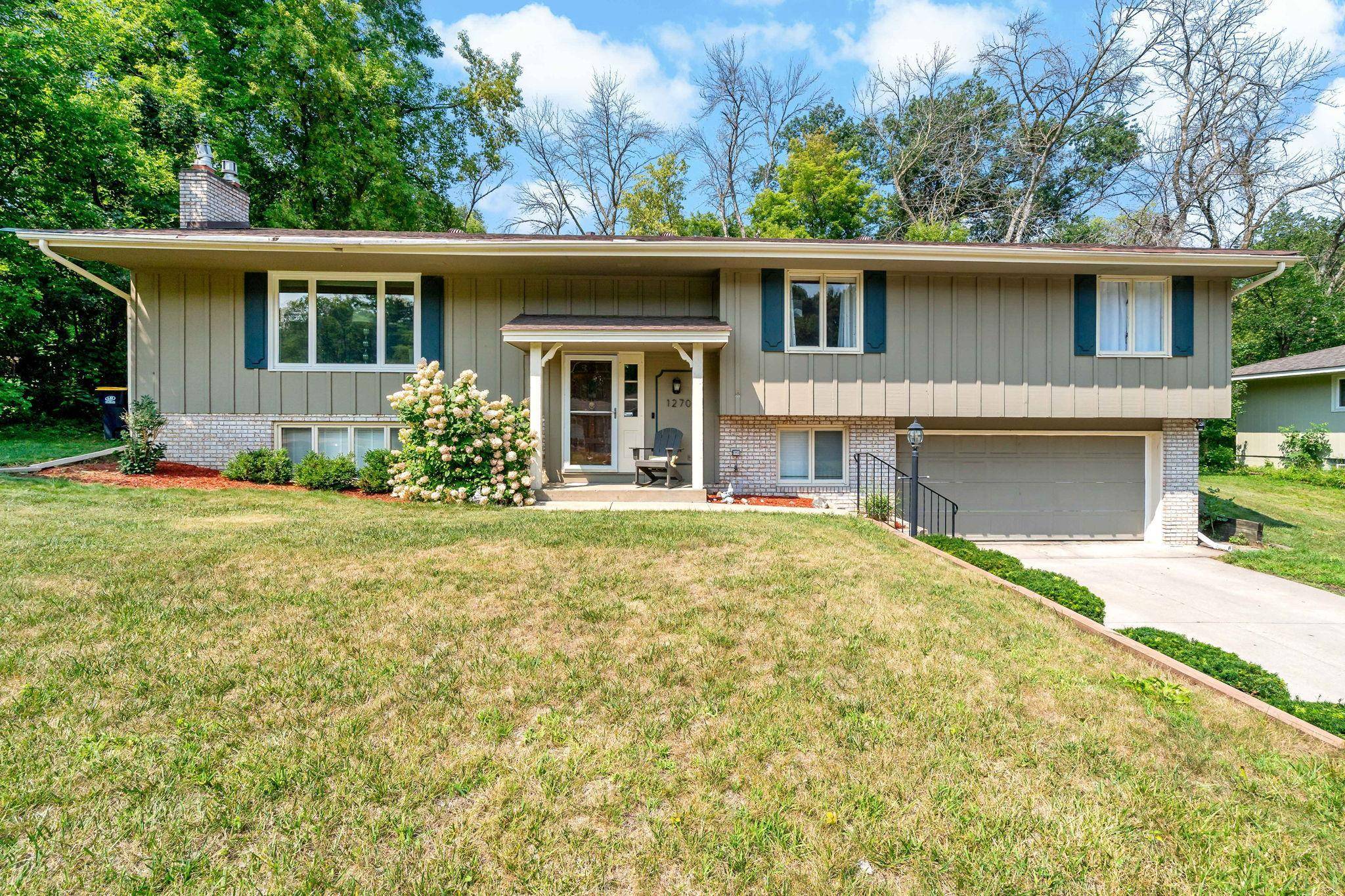 12708 Parkwood DR, Burnsville, MN 55337