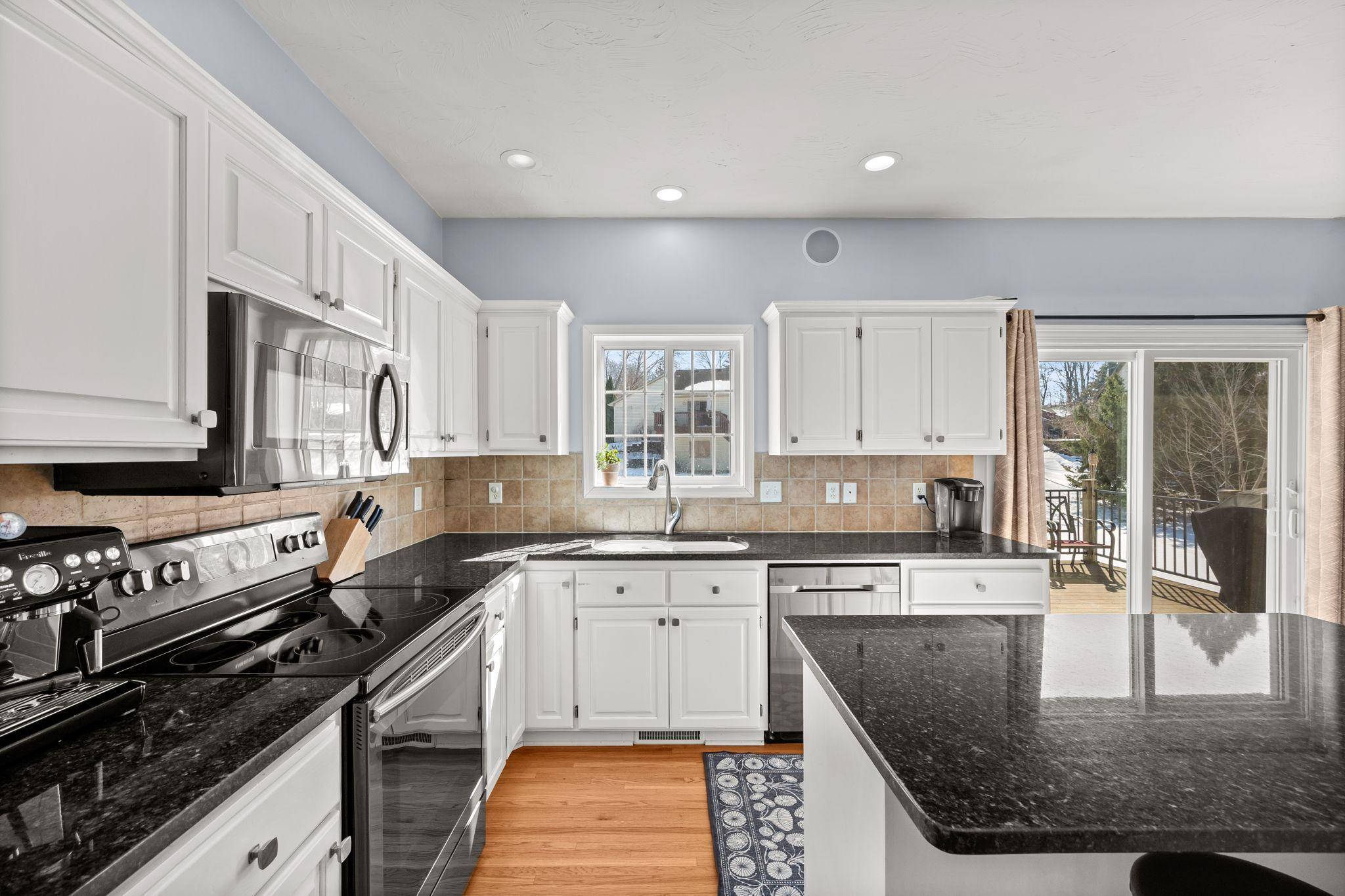 955 Park DR, Belle Plaine, MN 56011
