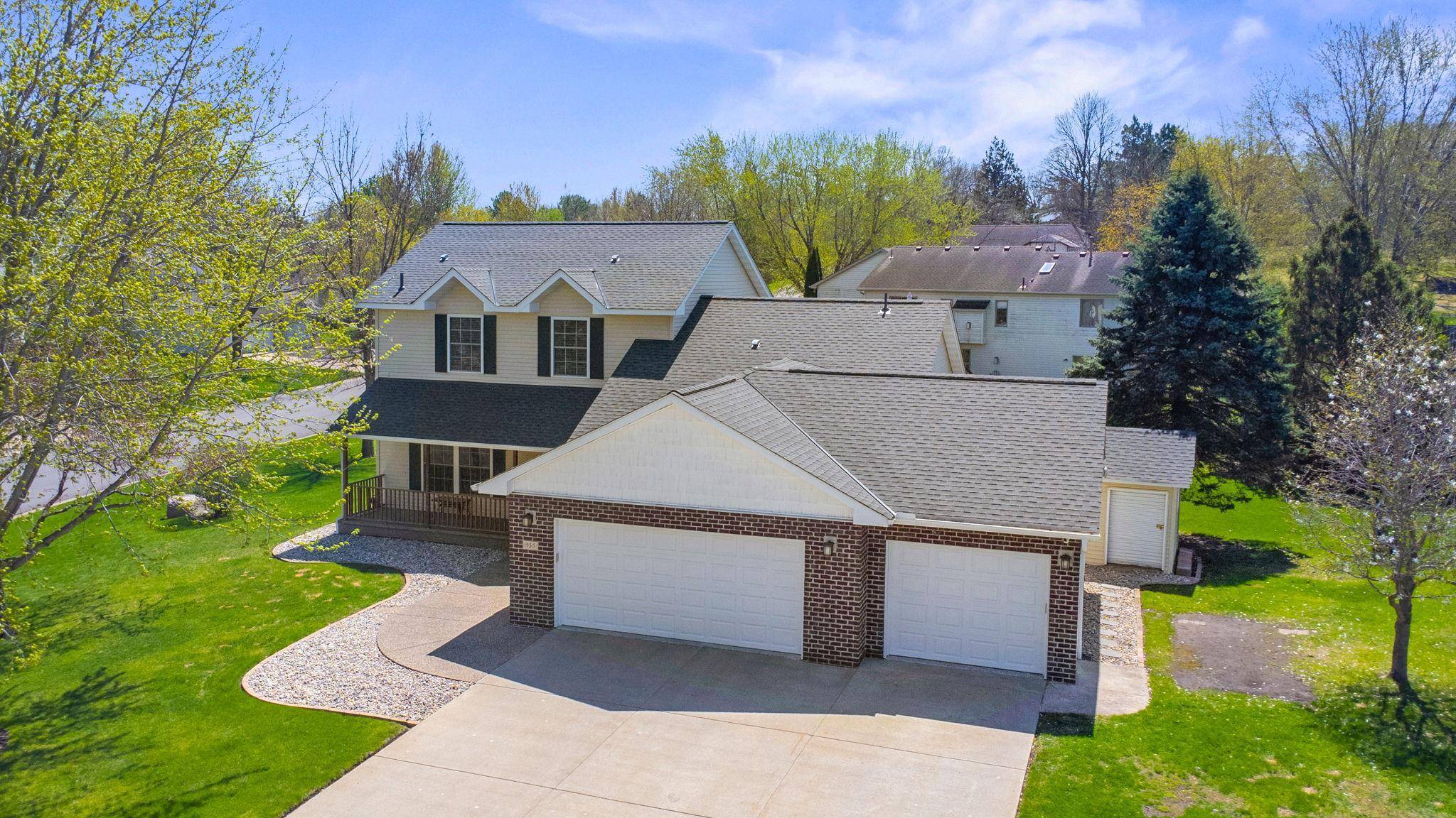 955 Park DR, Belle Plaine, MN 56011