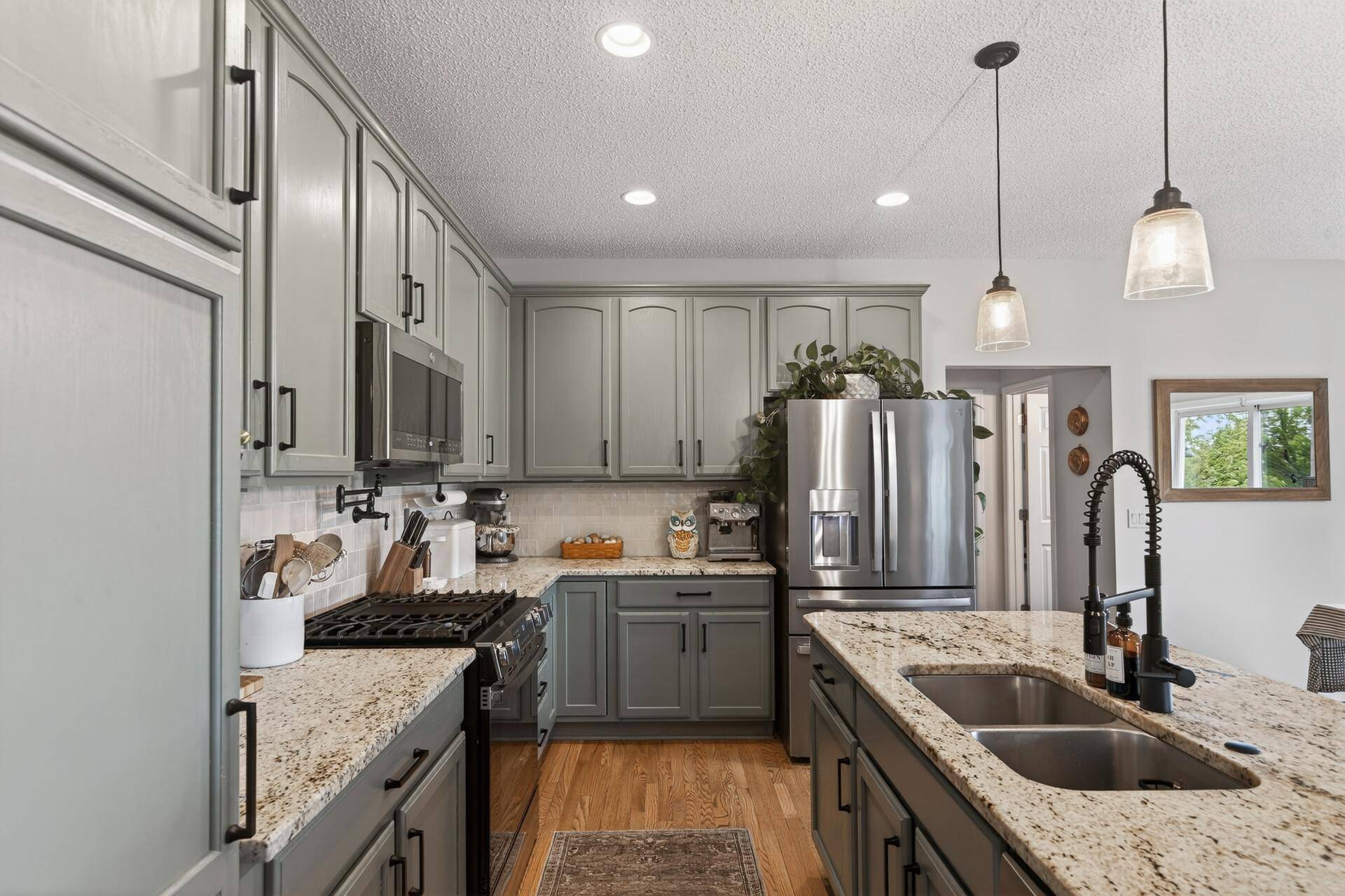 6698 Mackenzie AVE NE, Albertville, MN 55301