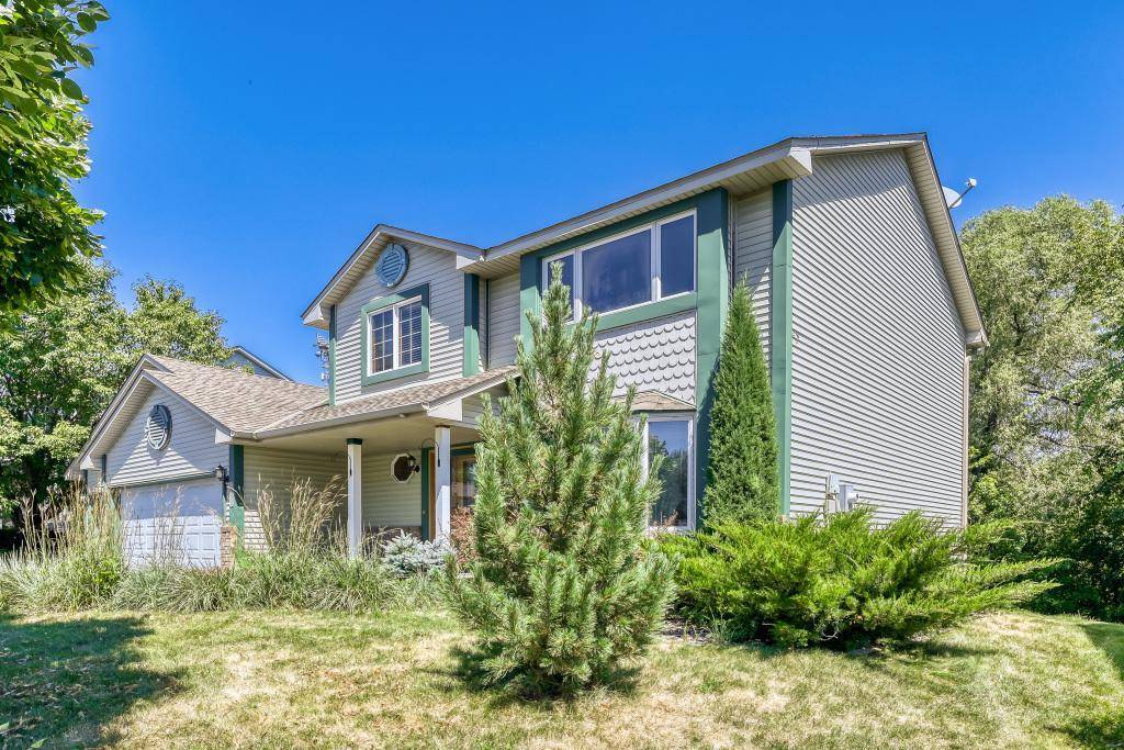 2477 Windsor LN, Woodbury, MN 55125