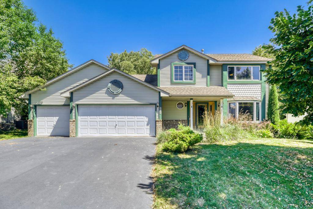 2477 Windsor LN, Woodbury, MN 55125
