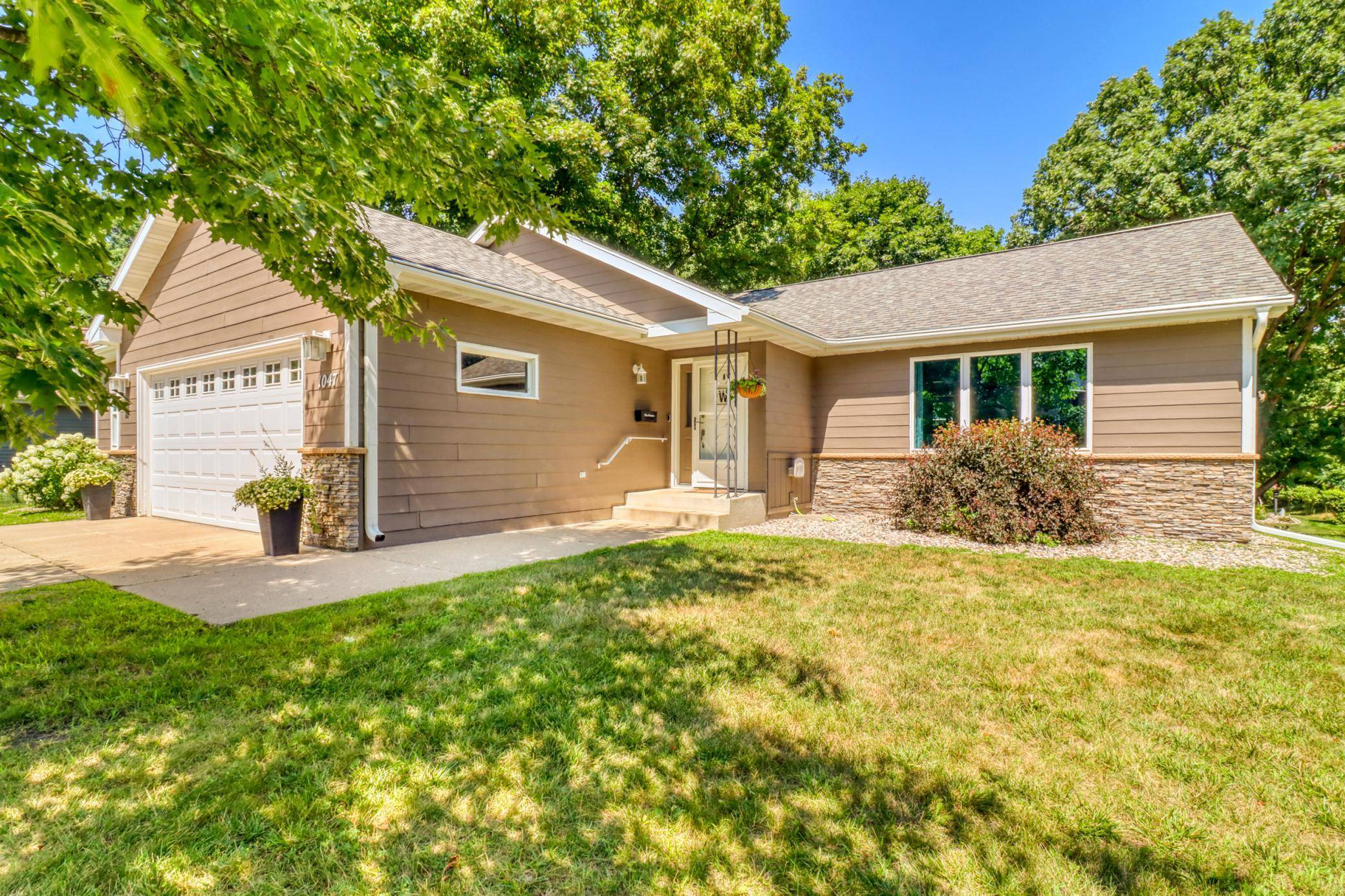 1047 Highwood CIR, Detroit Lakes, MN 56501