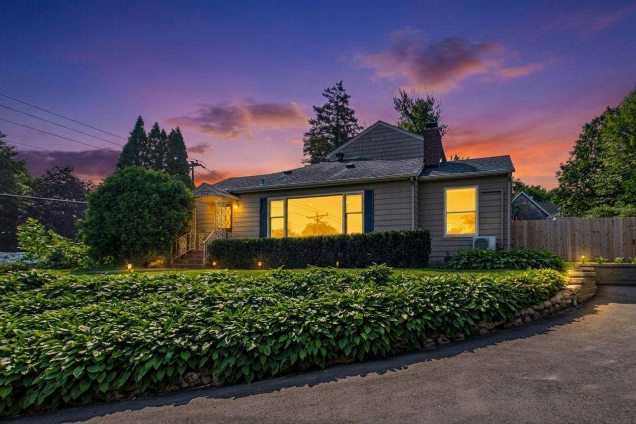 542 3rd AVE, Excelsior, MN 55331