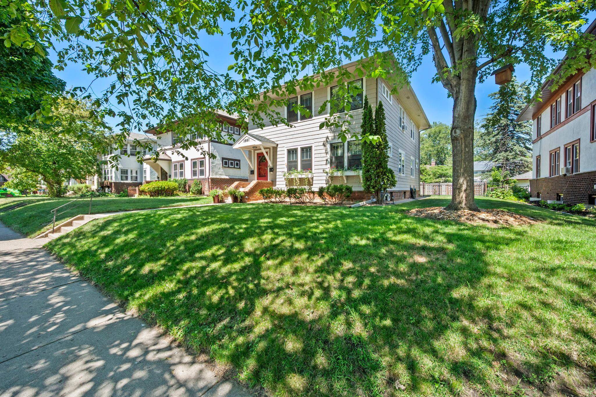 1887 Saint Clair AVE, Saint Paul, MN 55105