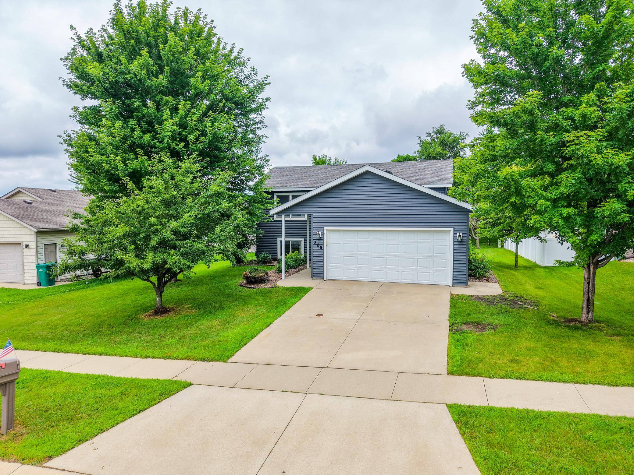 809 10th ST NW, Kasson, MN 55944