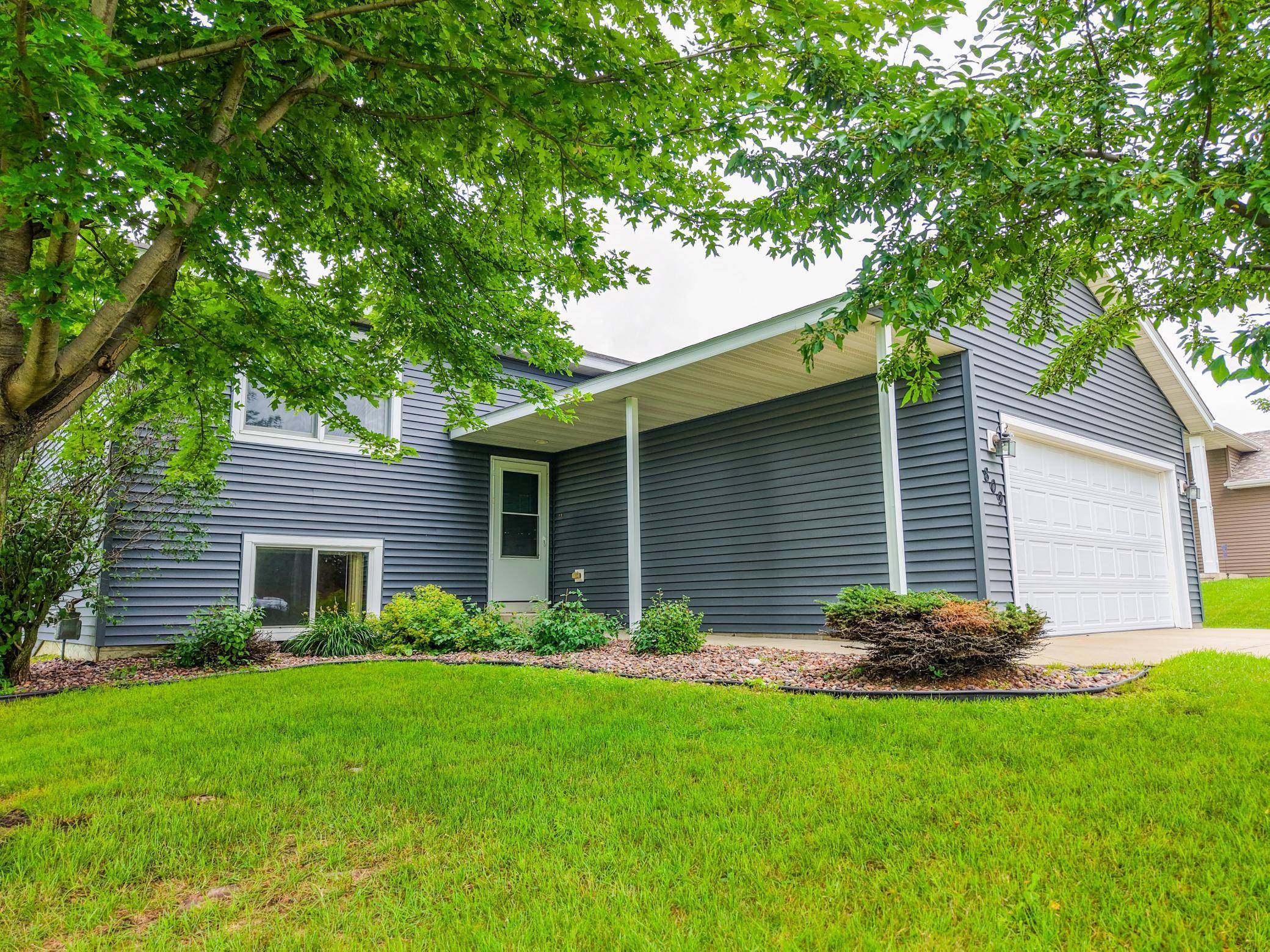 809 10th ST NW, Kasson, MN 55944