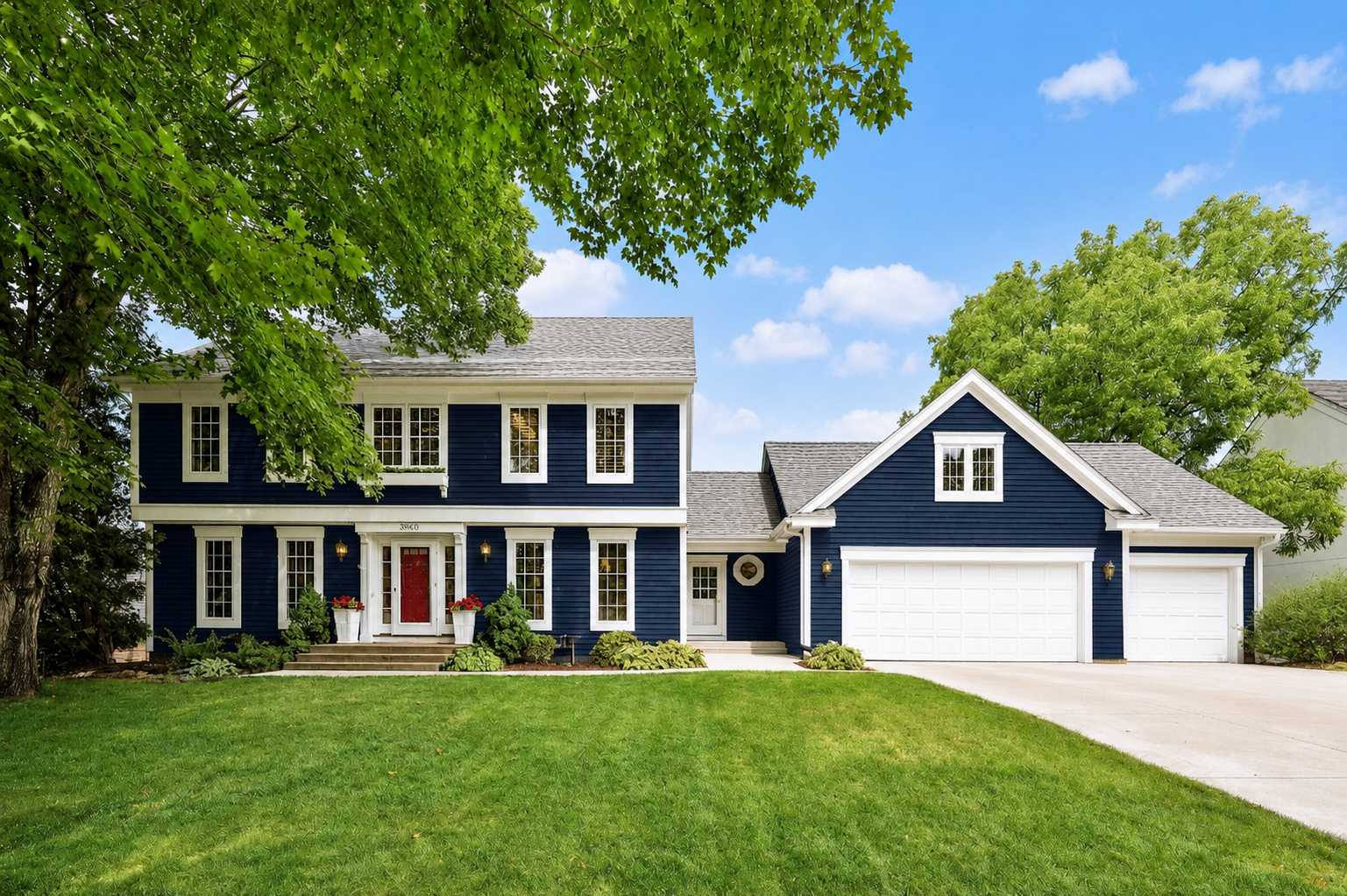 15810 Nursery DR, Minnetonka, MN 55345