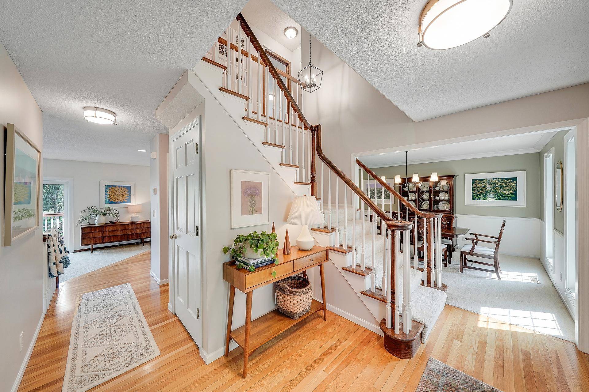 15810 Nursery DR, Minnetonka, MN 55345