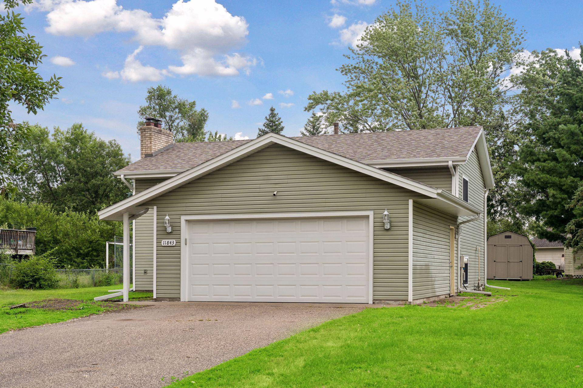 11843 Marigold ST NW, Coon Rapids, MN 55433