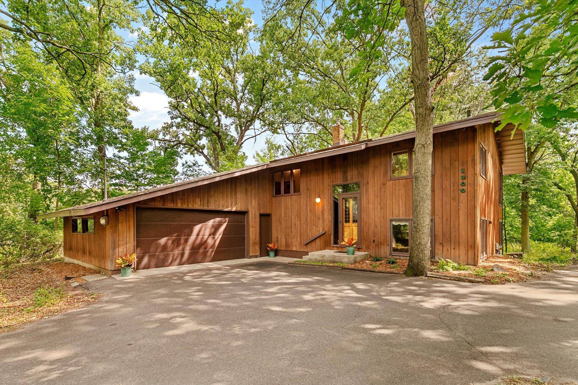 1200 Hallam AVE N, Mahtomedi, MN 55115