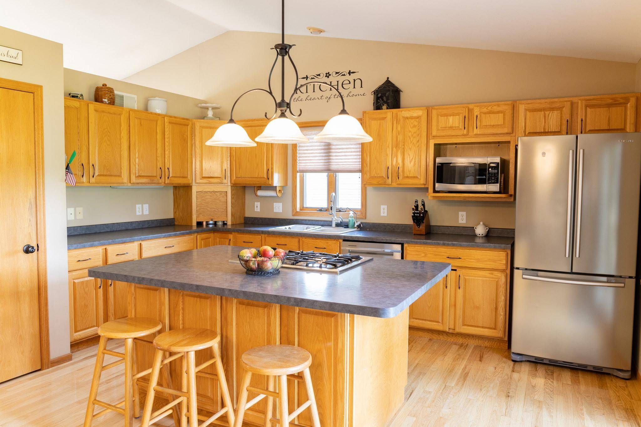 25 Benson DR S, Lewiston, MN 55952