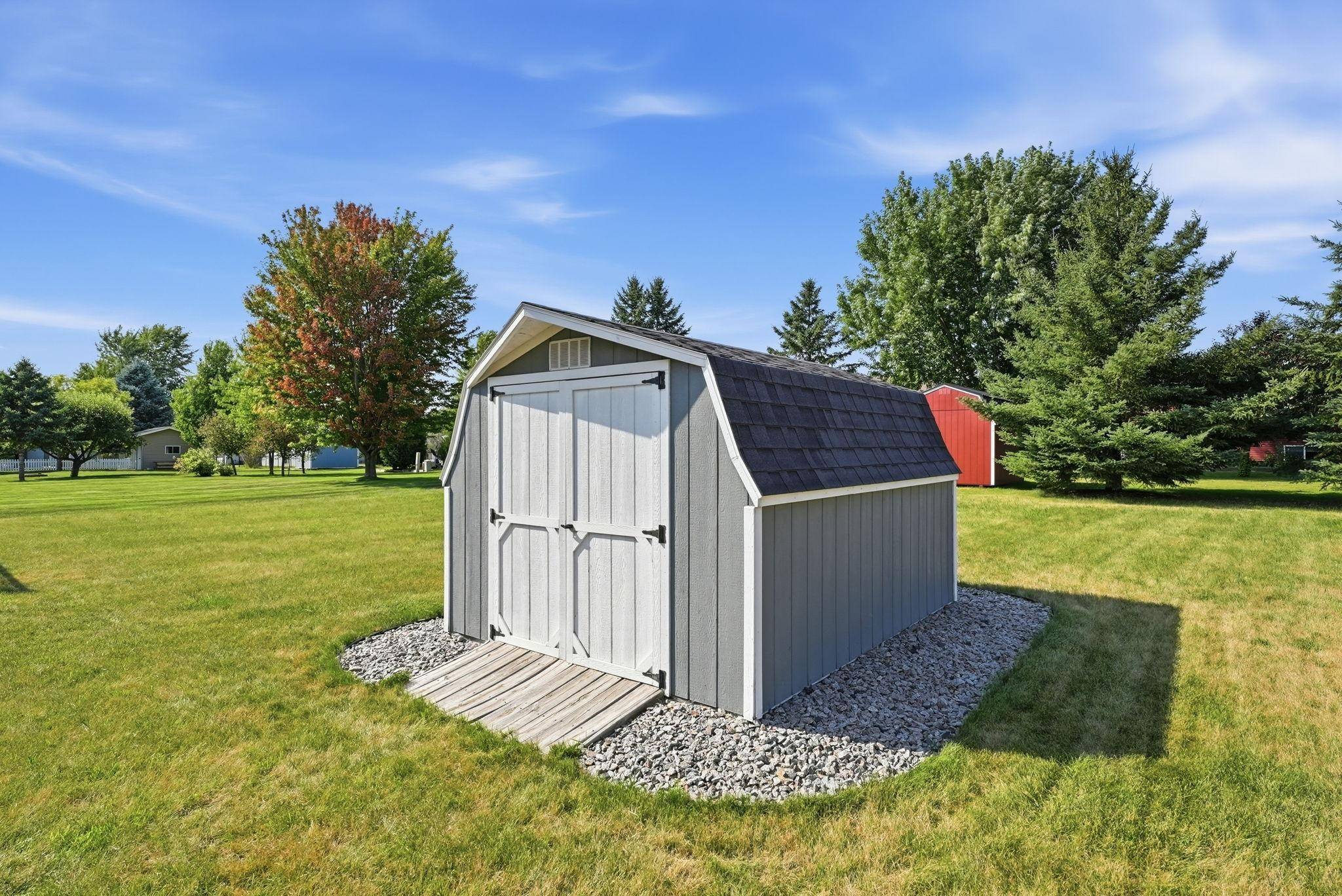335 Country Side LN, Albany, MN 56307