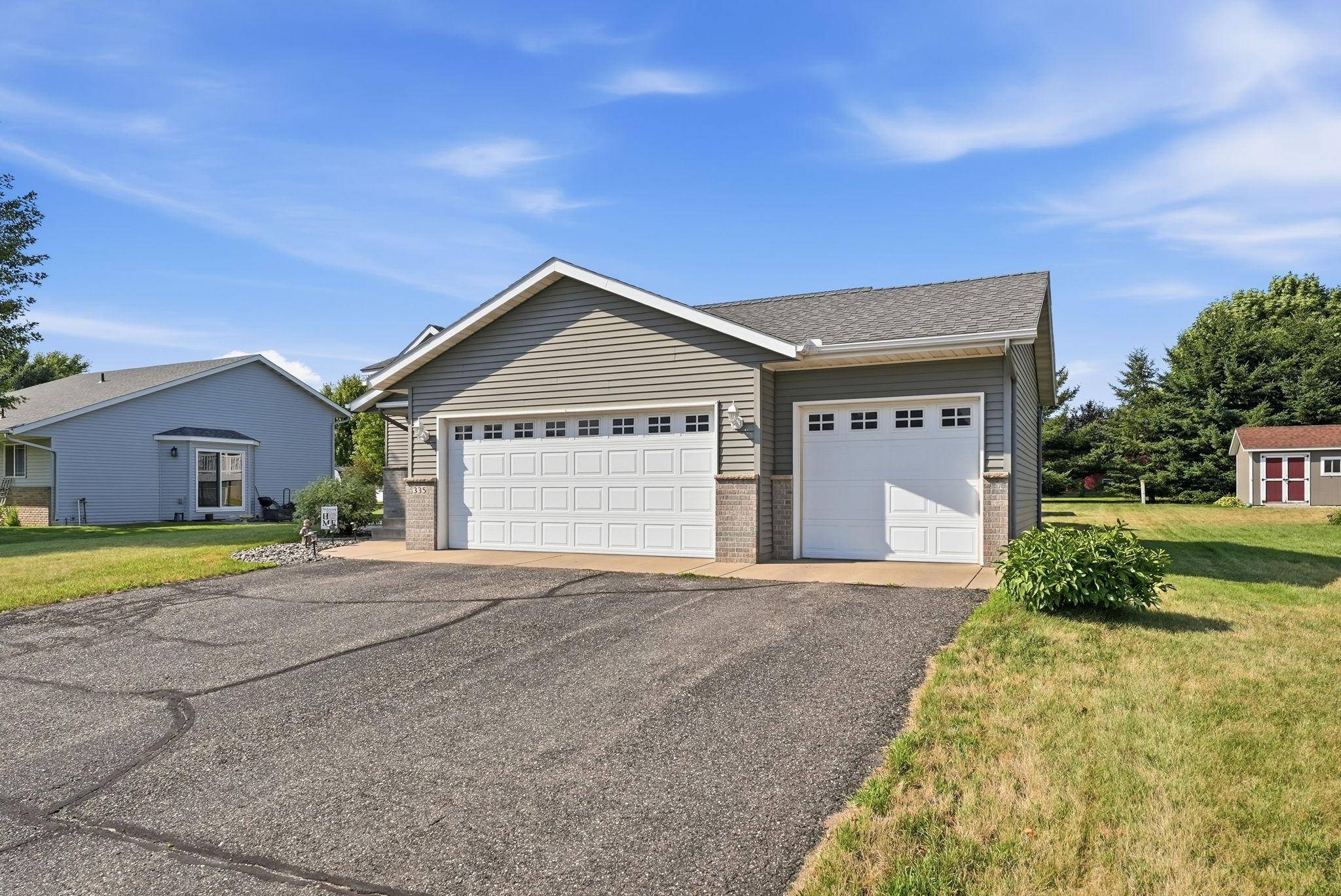 335 Country Side LN, Albany, MN 56307
