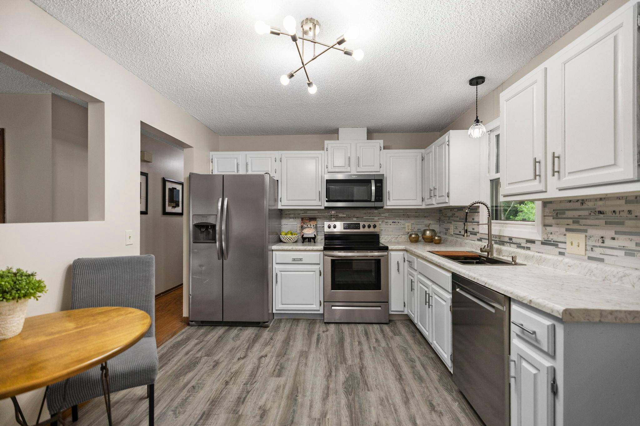17160 Hershey CT, Lakeville, MN 55044