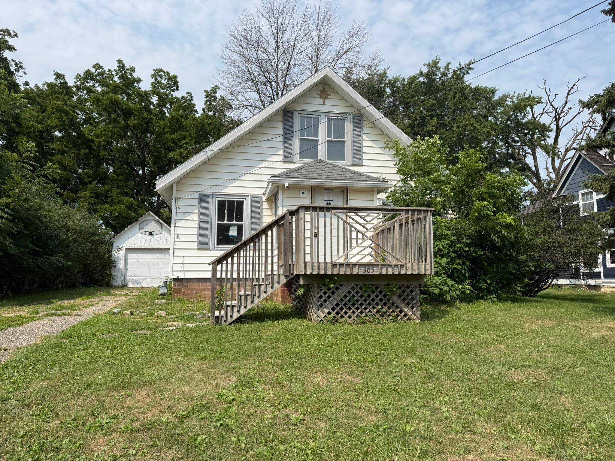 305 1st AVE NE, Dodge Center, MN 55927