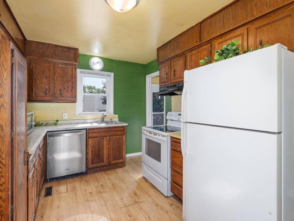 2920 W 71 1/2 ST, Richfield, MN 55423