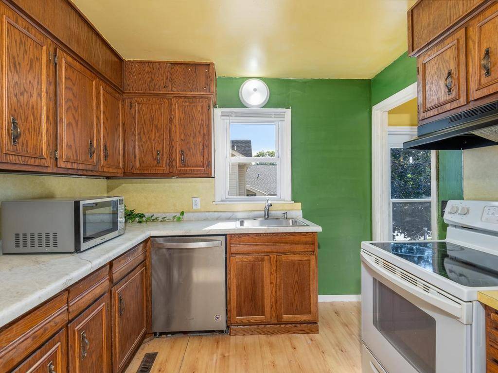 2920 W 71 1/2 ST, Richfield, MN 55423