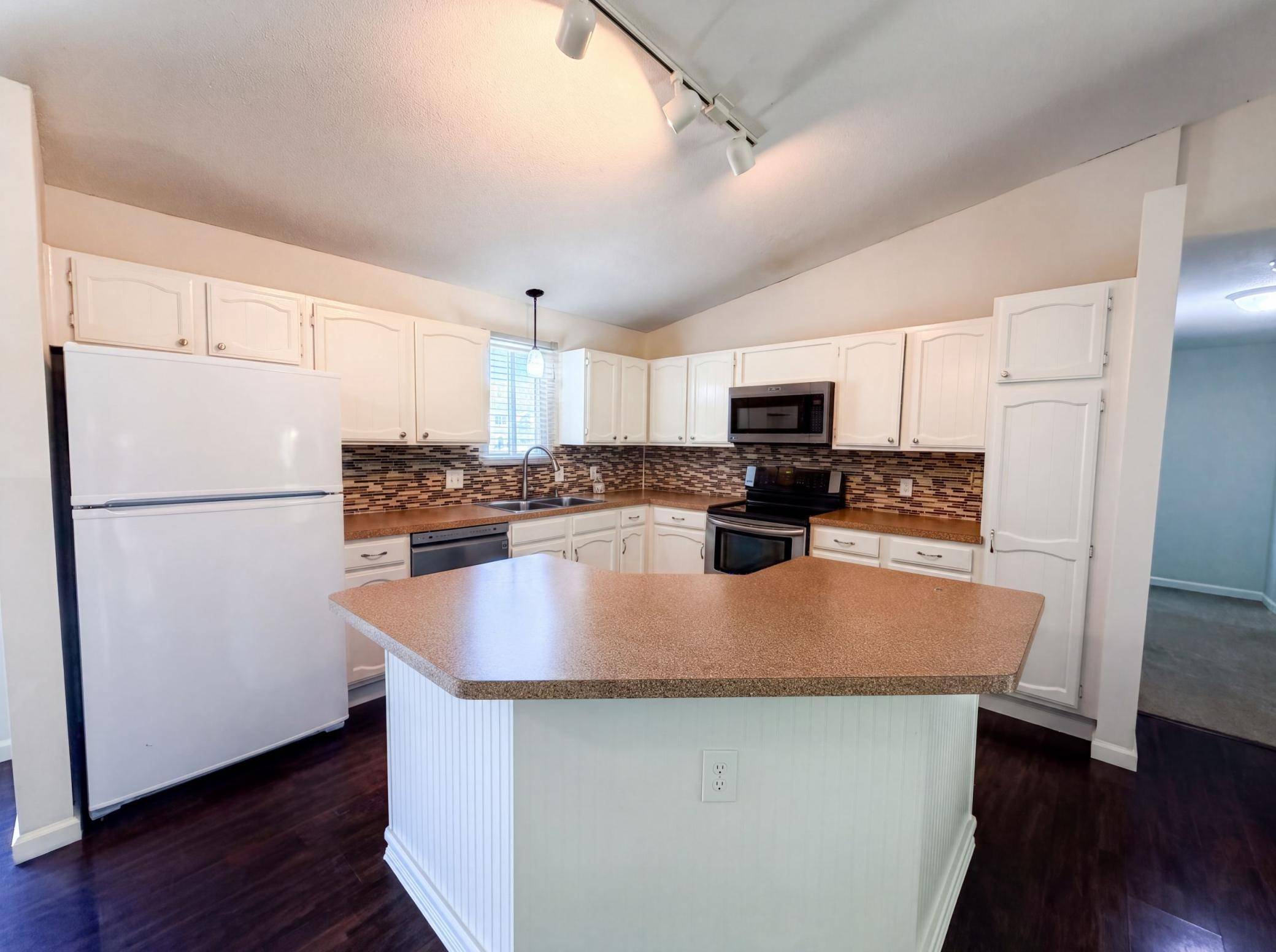 13802 Holyoke PATH, Apple Valley, MN 55124