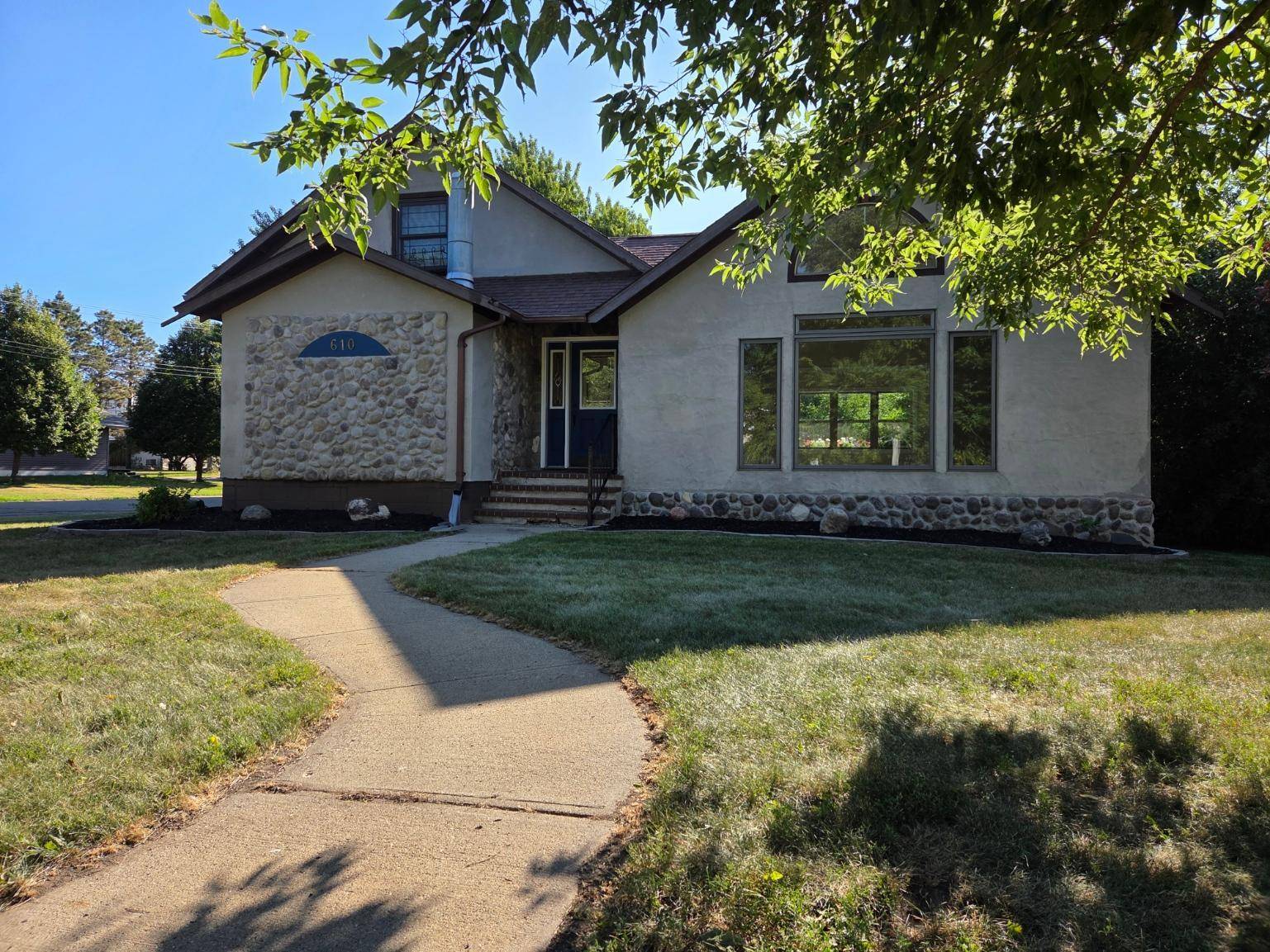 610 6th ST SW, Forman, ND 58032