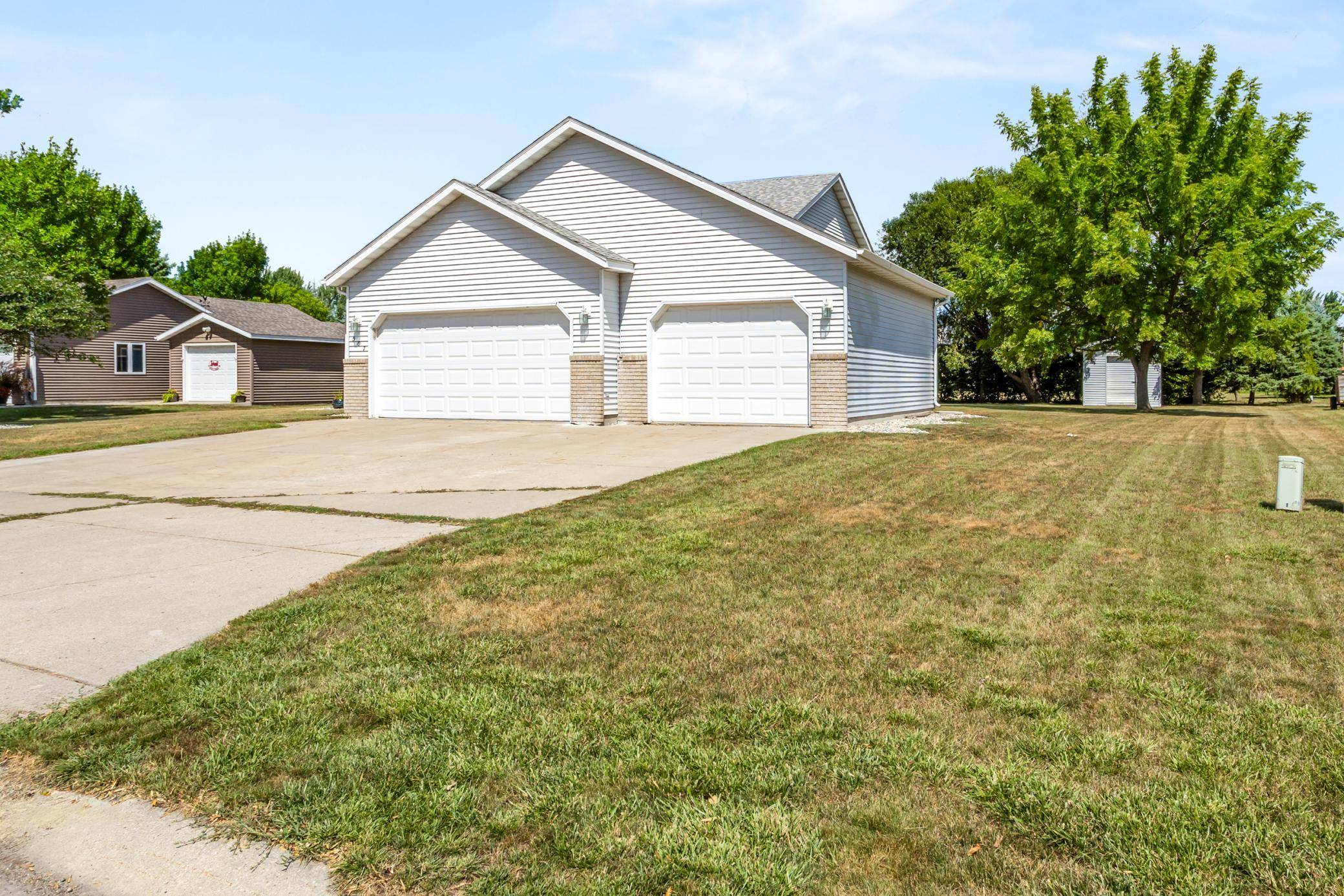 507 Nicole LN, Dilworth, MN 56529