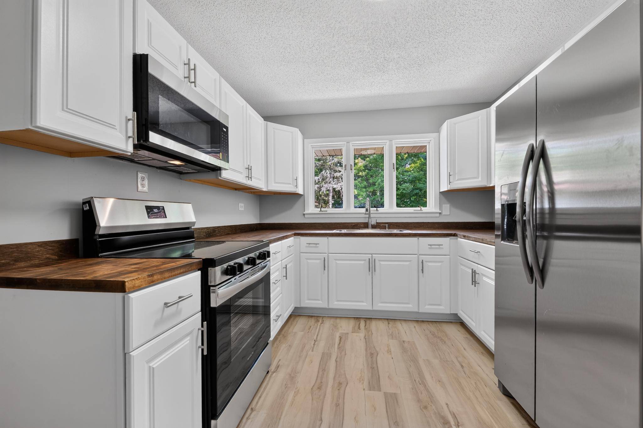 6096 Elm ST, North Branch, MN 55056