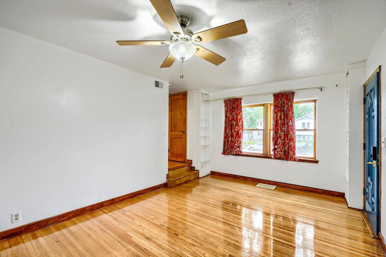 720 1st AVE S, South Saint Paul, MN 55075