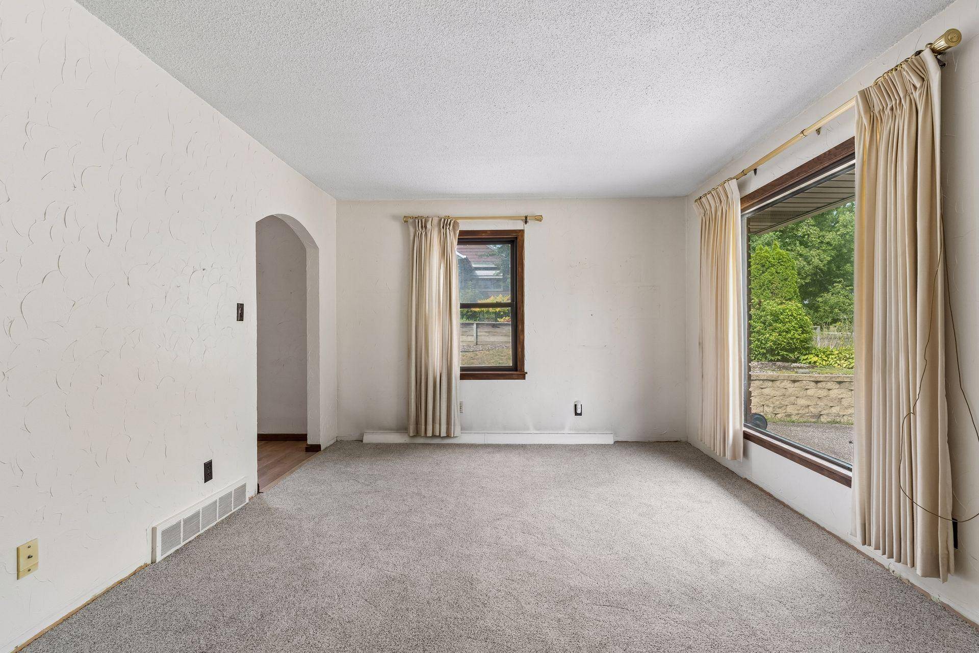 96 Orange AVE W, Saint Paul, MN 55117