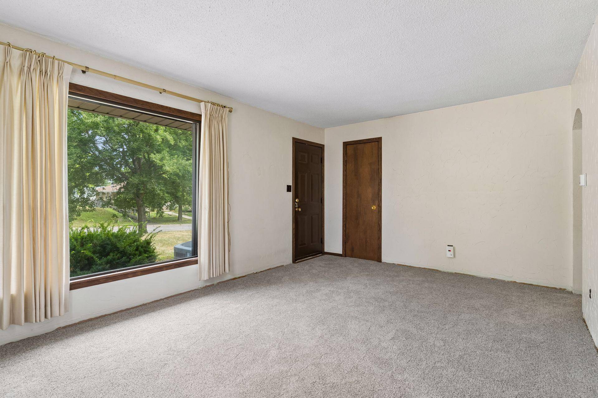 96 Orange AVE W, Saint Paul, MN 55117