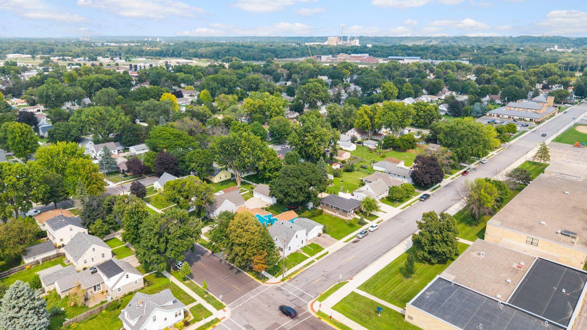 802 Center ST, North Mankato, MN 56003