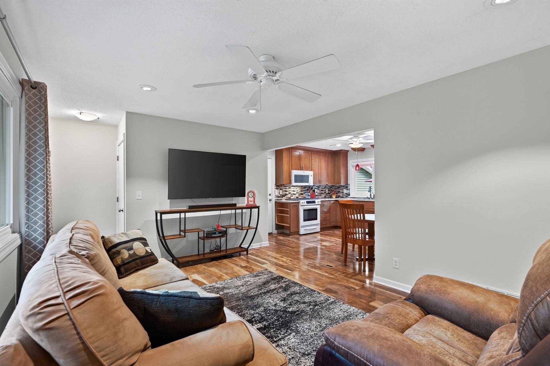 3301 69th ST E, Inver Grove Heights, MN 55076