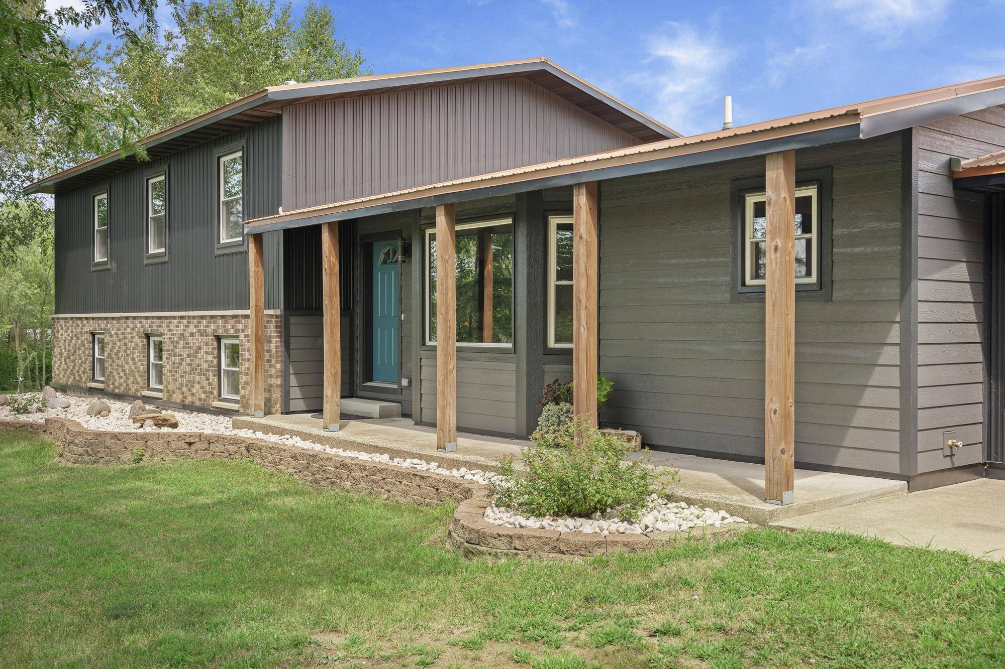 N15648 W Prairie RD, Trempealeau, WI 54661