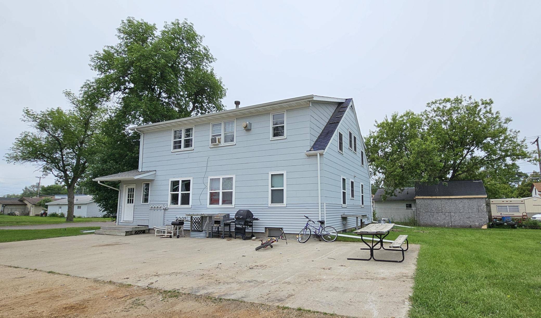 104 5th AVE S, Wahpeton, ND 58075