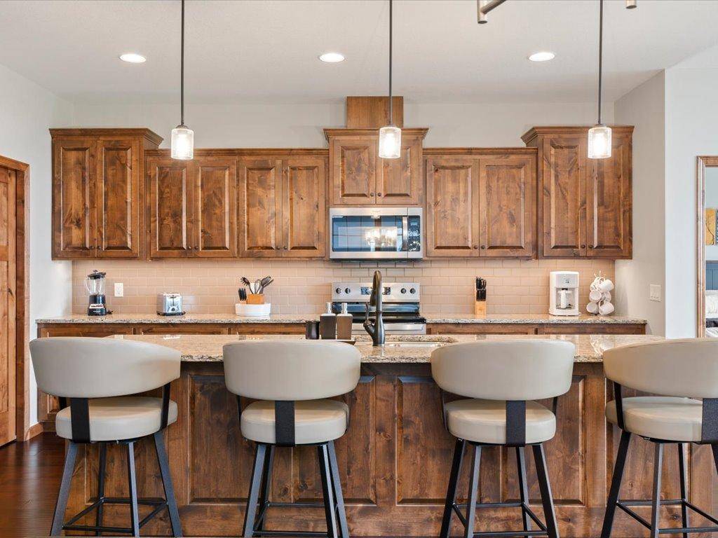 7868 Chickasaw CIR, Pequot Lakes, MN 56472
