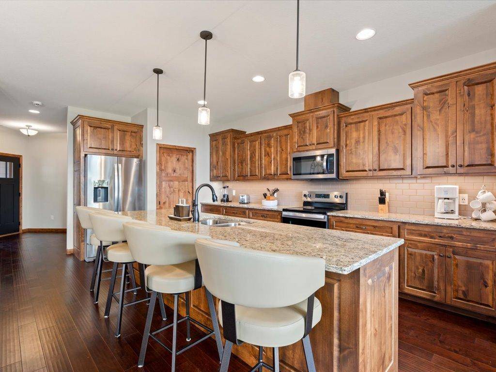 7868 Chickasaw CIR, Pequot Lakes, MN 56472