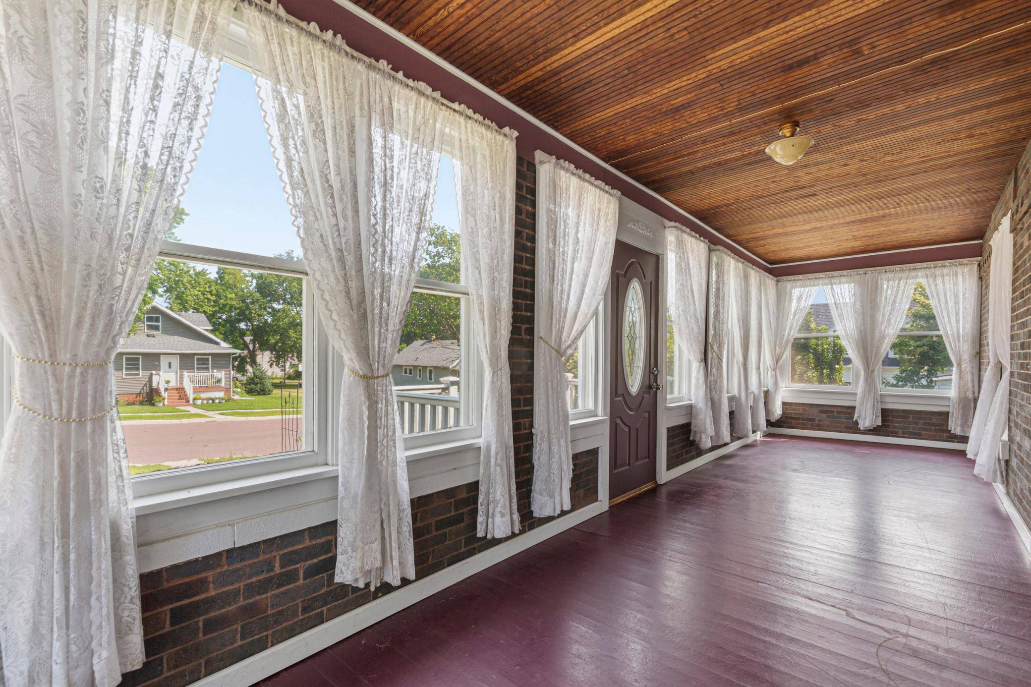 1009 South ST, Jackson, MN 56143