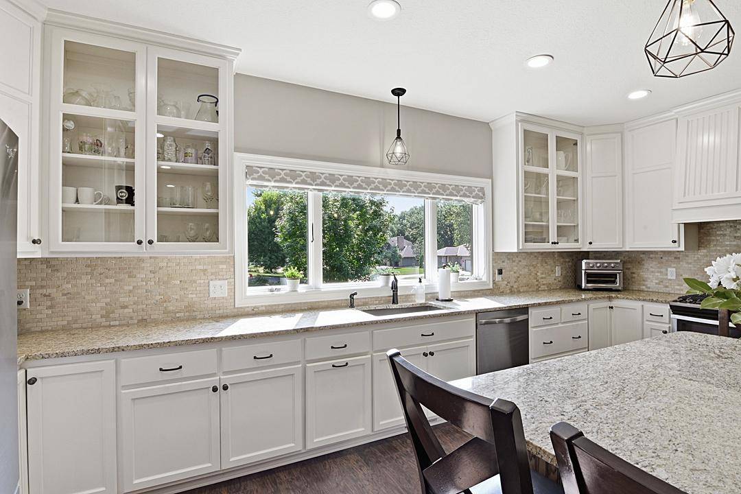919 Parkview LN, Sartell, MN 56377