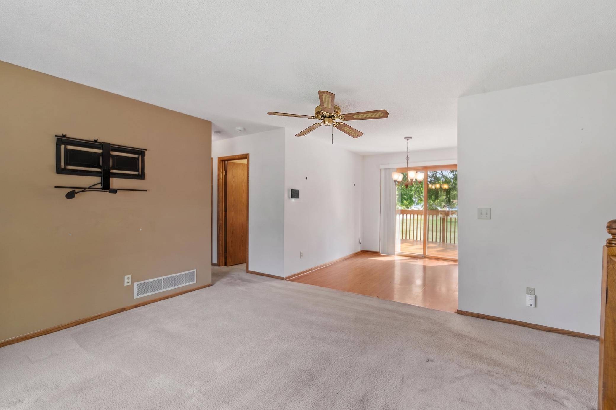 3501 84th CIR N, Brooklyn Park, MN 55443