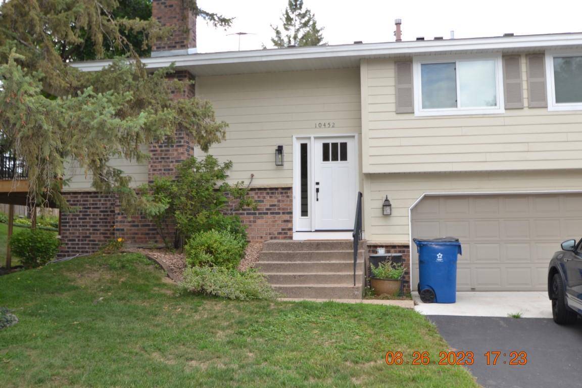 10452 Decatur AVE S, Bloomington, MN 55438