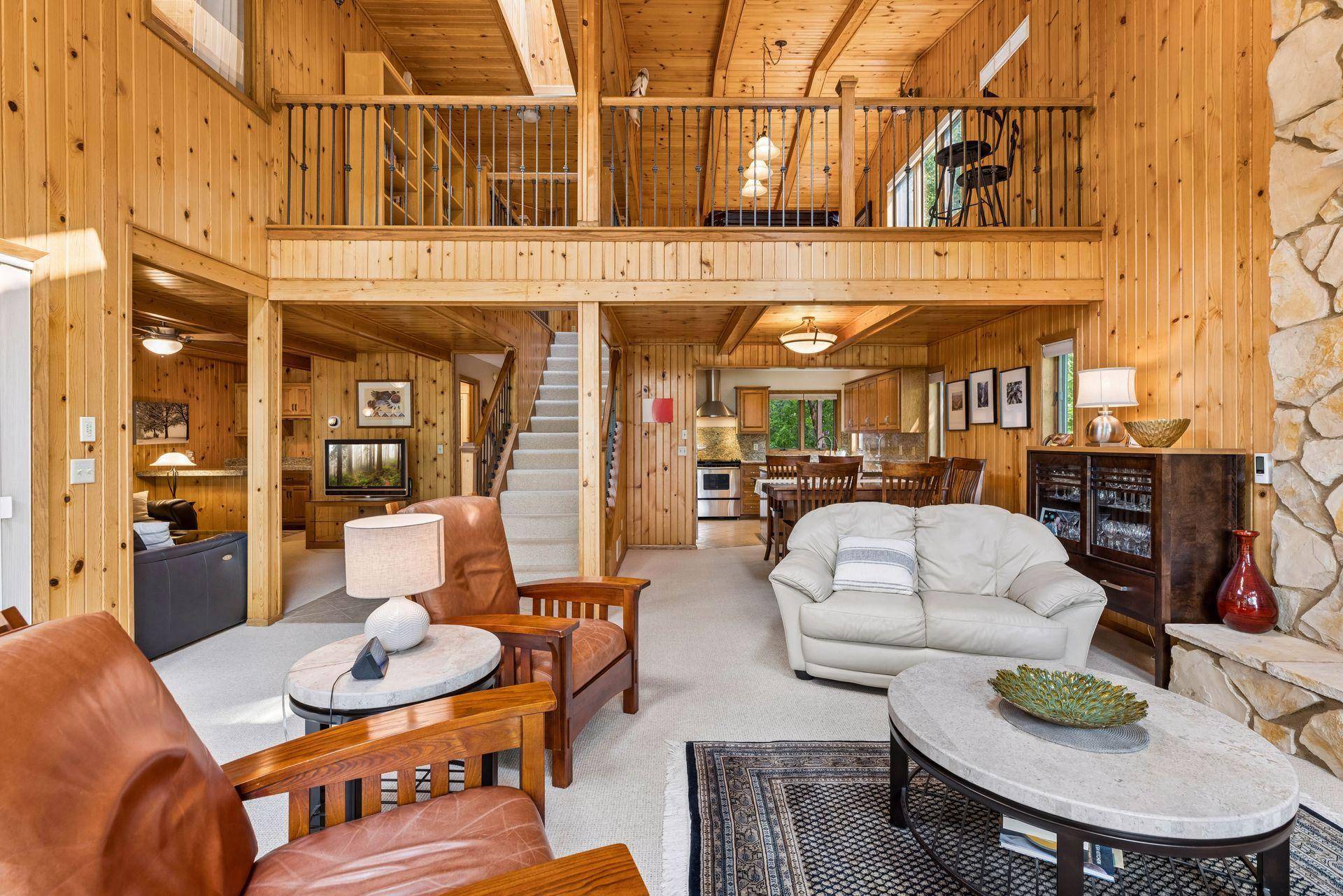 225 Peninsula RD, Medicine Lake, MN 55441