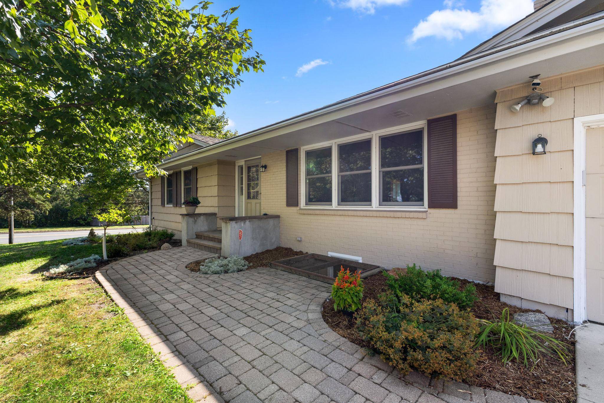 10112 Nord AVE S, Bloomington, MN 55437