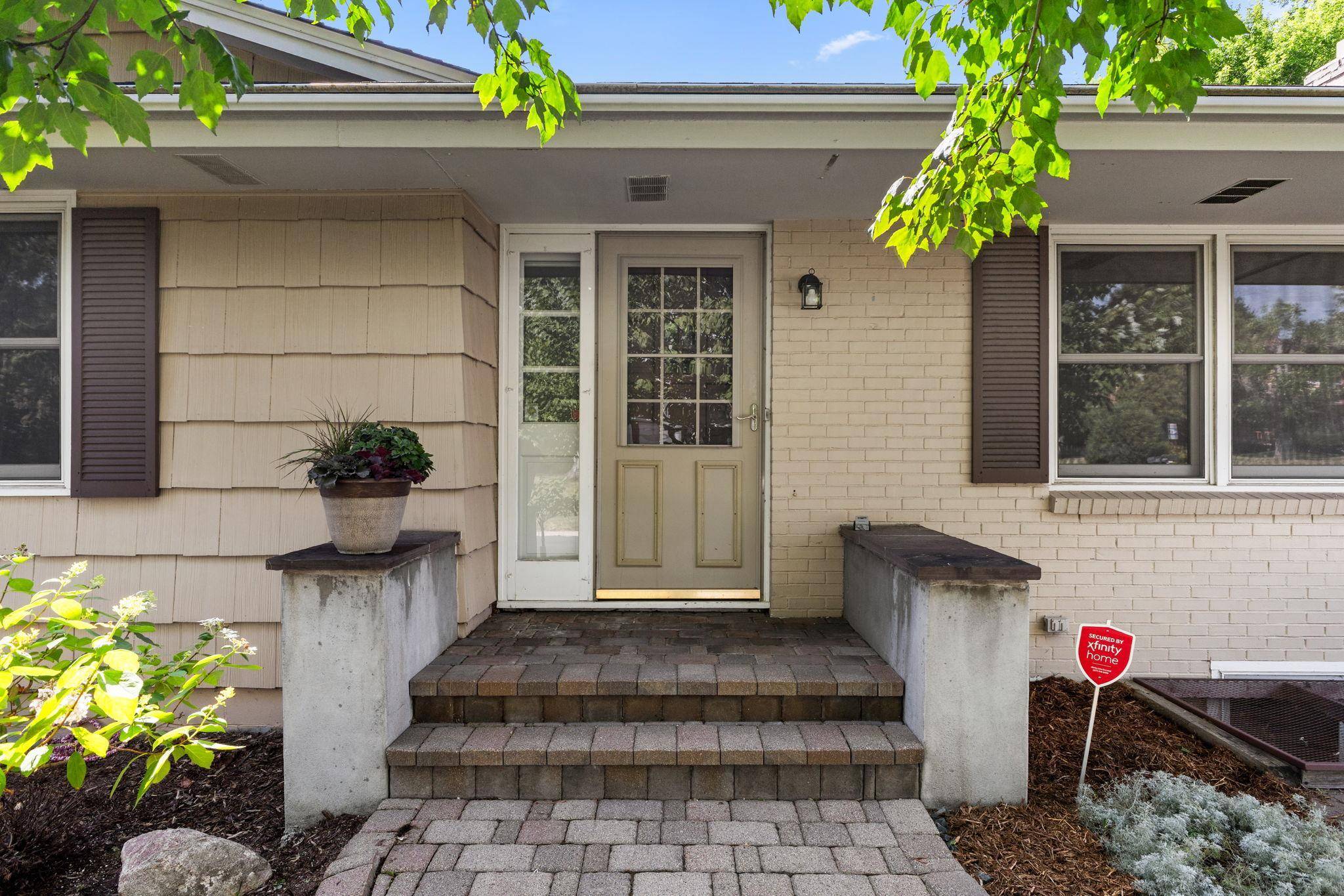 10112 Nord AVE S, Bloomington, MN 55437