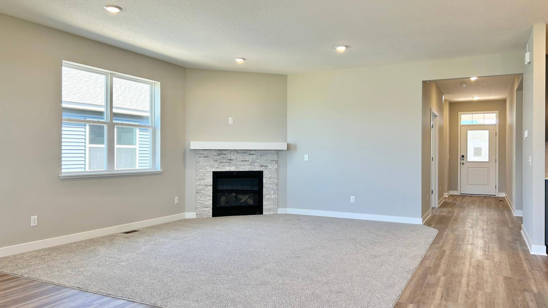 2147 Bluff Heights DR, Shakopee, MN 55379