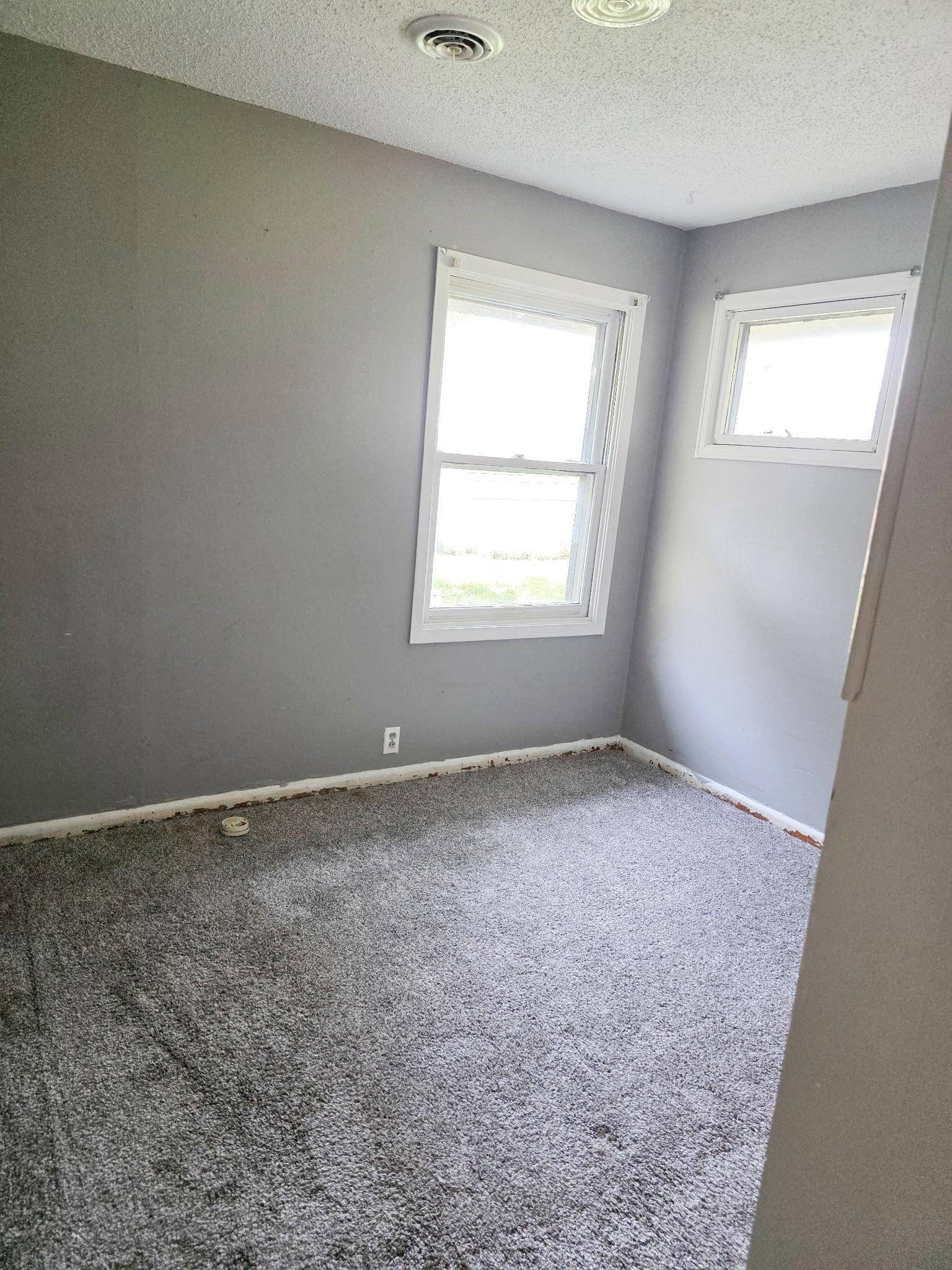 704 Dover ST, Worthington, MN 56187