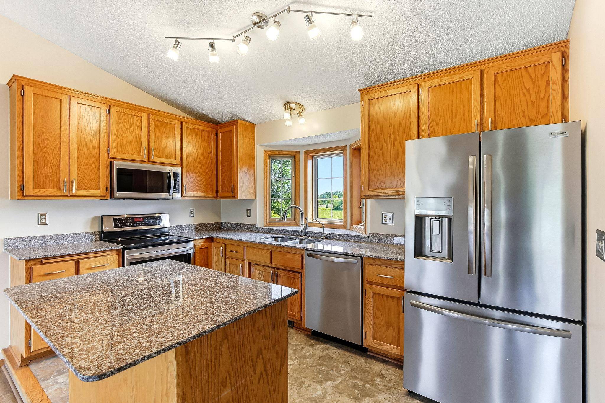 22338 Quincy ST NE, East Bethel, MN 55011