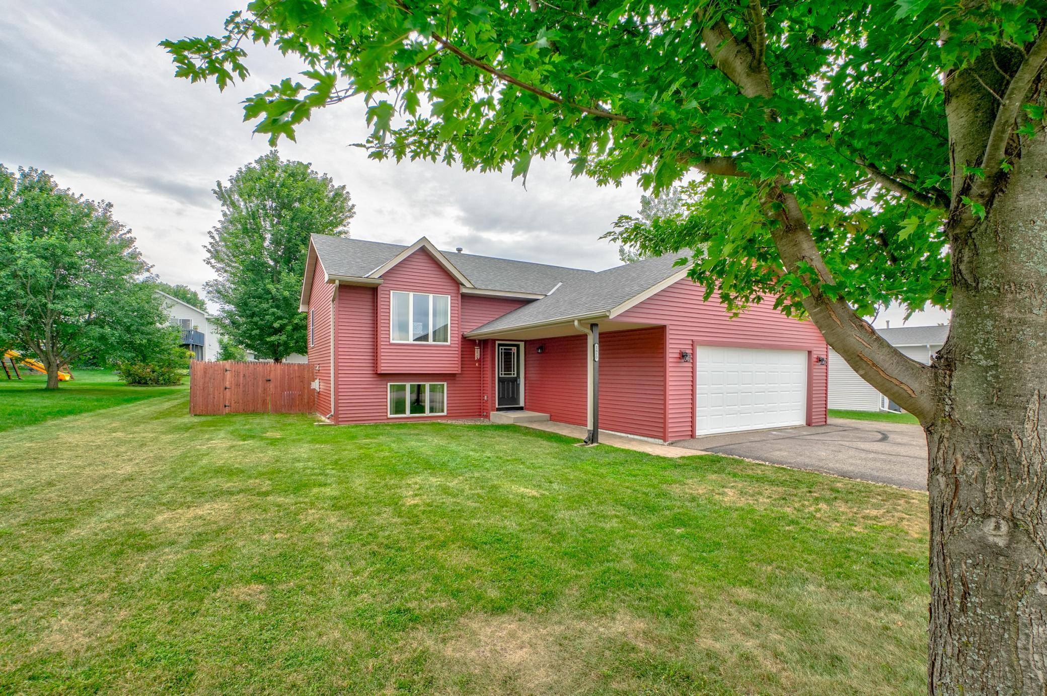 1410 Summit ST, Baldwin, WI 54002